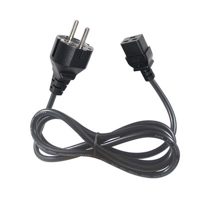EU Stromkabel C19 PDU IEC Steckdose mit entferntem Kabel und 240V 30A CEE-Standardstecker