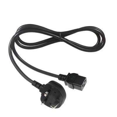 Großbritannien bis C19 Schwerlastnetzkabel für Rechenzentren 16A 250V 14AWG 1,2M schwarz BS1363 Sicherheitszertifiziert