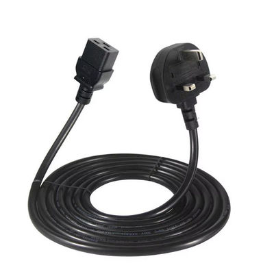 Großbritannien bis C19 Schwerlastnetzkabel für Rechenzentren 16A 250V 14AWG 1,2M schwarz BS1363 Sicherheitszertifiziert