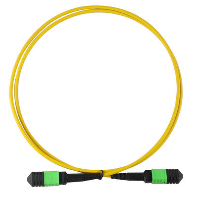 Dieses LC-APC-Glasfaser-Patchkabel ist für hochpräzise optische Netzwerke konzipiert, die eine überragende Signalqualität erfordern. Es verfügt über eine Angled Physical Contact (APC)-Politur und LC-Small-Form-Connectors.