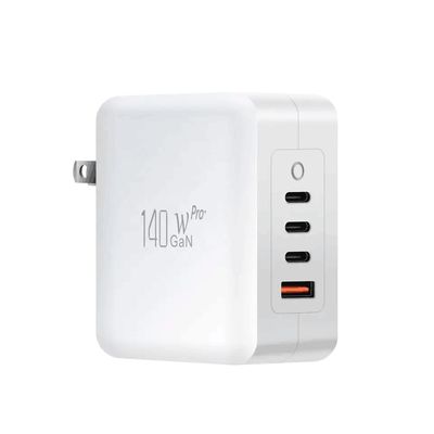 140 Watt GaN PD-Ladegerät mit 3 USB-C- und 1 USB-A-Anschluss
